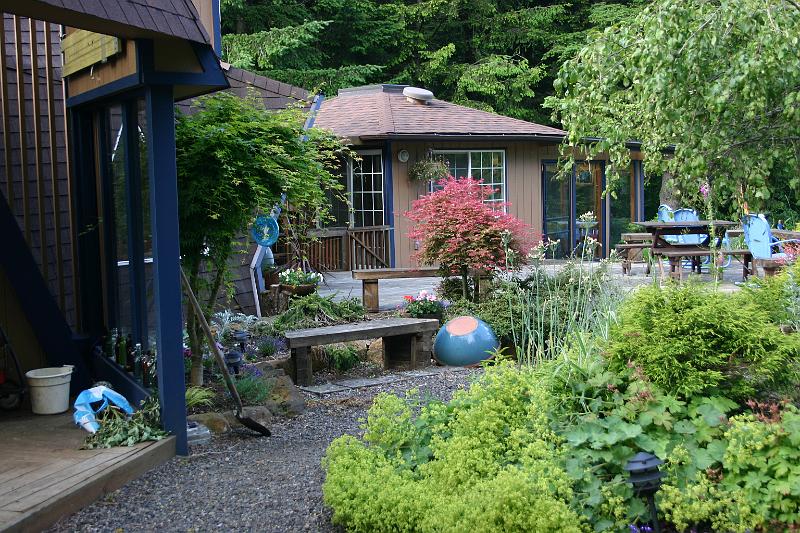 IMG_8664.jpg - Hot tub and sun room.  Marc rebuilt this!