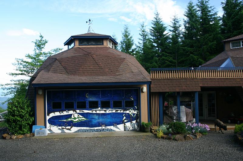 IMG_8706.jpg - Garage with Crater Lake mural painted by Ruth Chamberlin